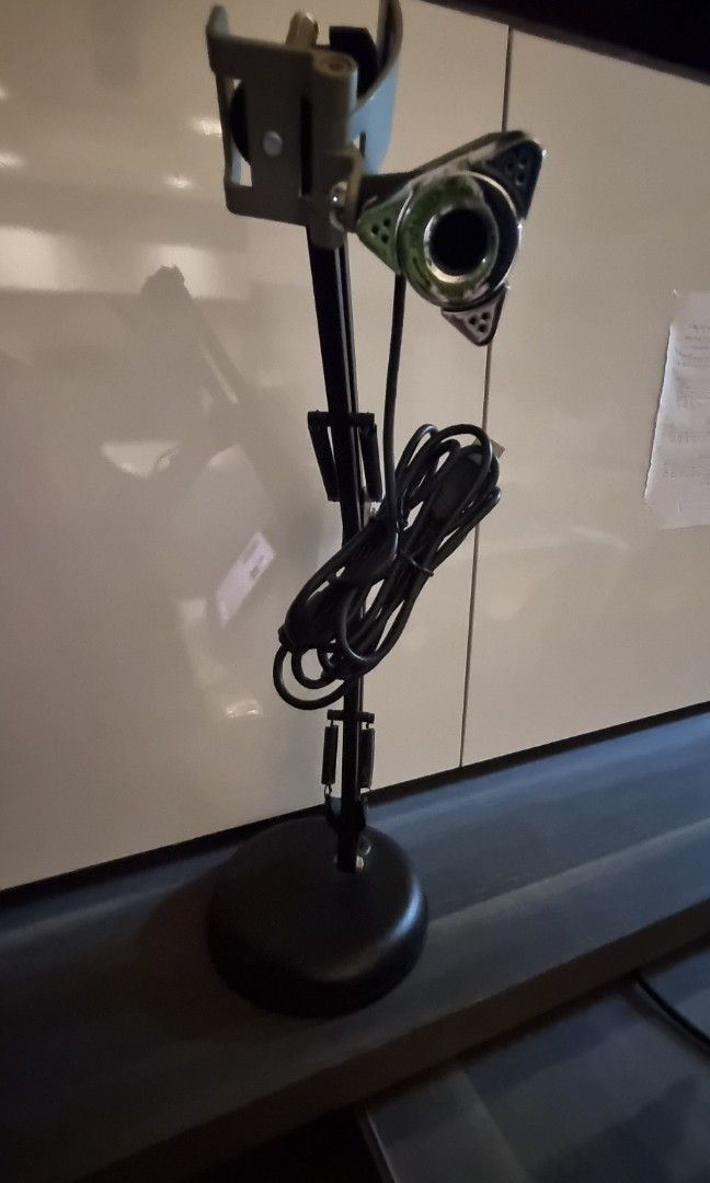 USB document camera (Category: Office & Business Technology) located in Singapore. Submitted by qunzmoon (Listing ID 1263347900, Image 2). Description: Used during conference call when work from home. No longer need now. Self collect.