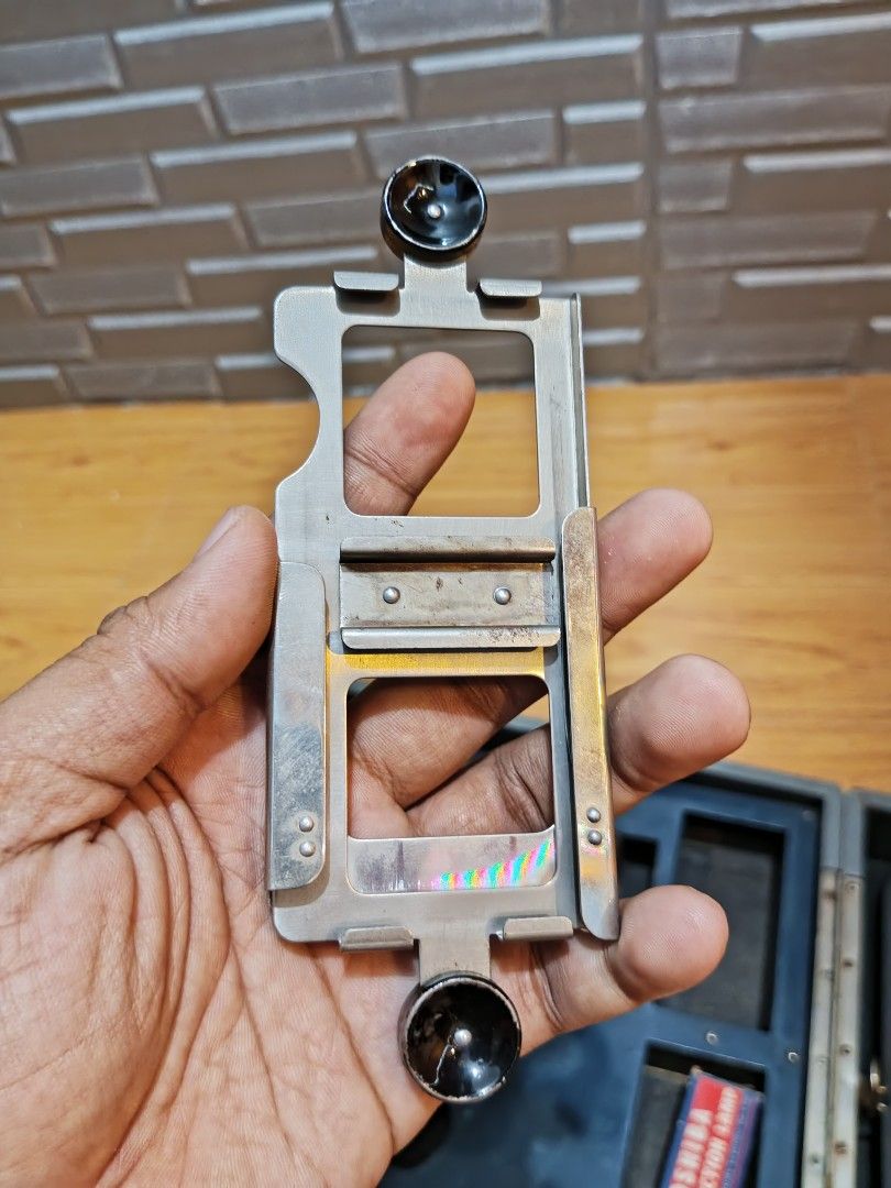 Vintage Fuji Japan Birdie Kit 35mm Slide & Film projector in Case