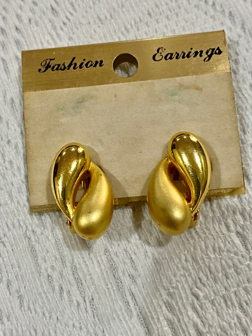 80’s Colorful Cabochon Gold Tone Clip On Earrings