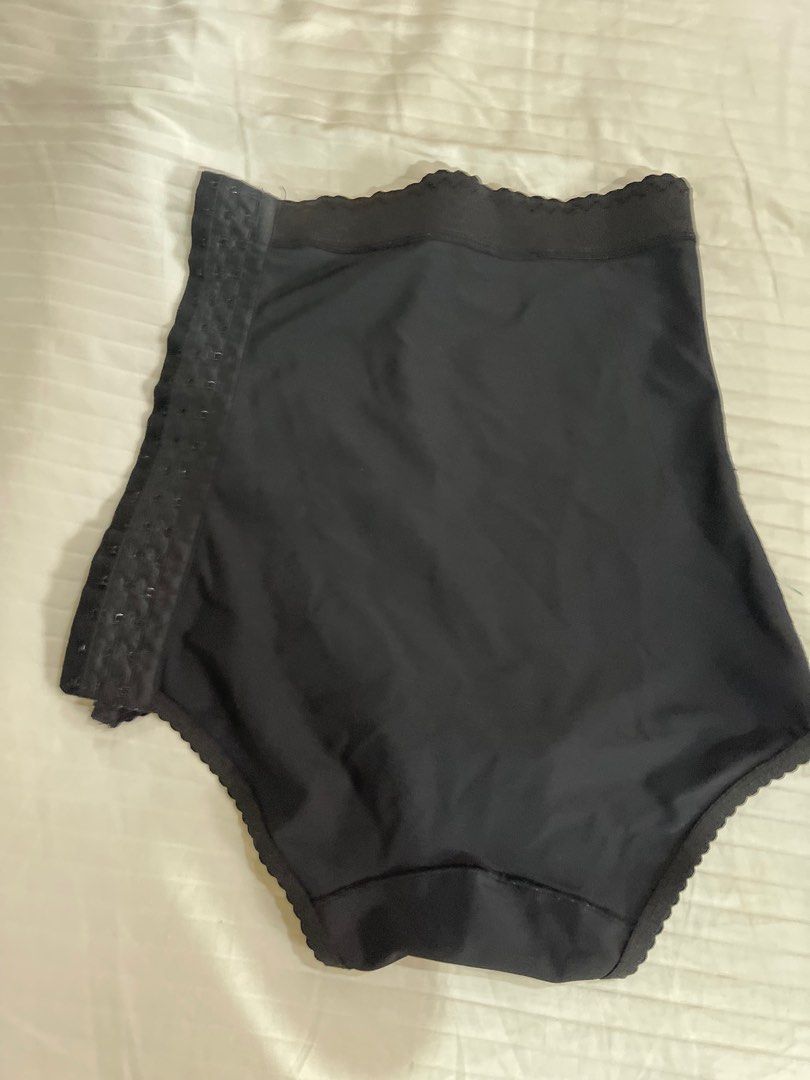 Wink postpartum shapewear binder (Category: Braces, Support & Protection) located in Quezon City. Submitted by lebasi0704 (Listing ID 1263228461, Image 1). Description: Size XS.