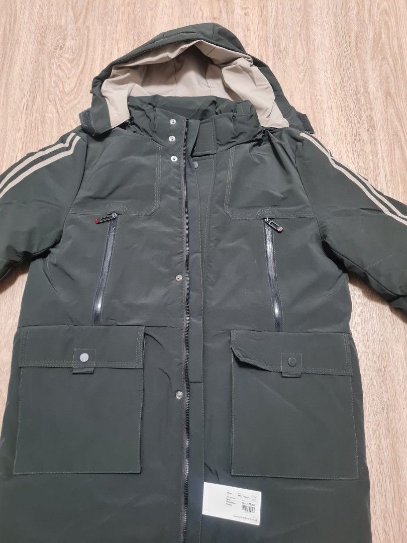 Winter Jacket (Category: Coats, Jackets and Outerwear) located in Singapore. Submitted by stuffsuwant (Listing ID 1263340510, Image 2). Description: brought from Winter Times. brand new as i choose the wrong size for my husband. hoodie can be separated. slight nego is accepted..