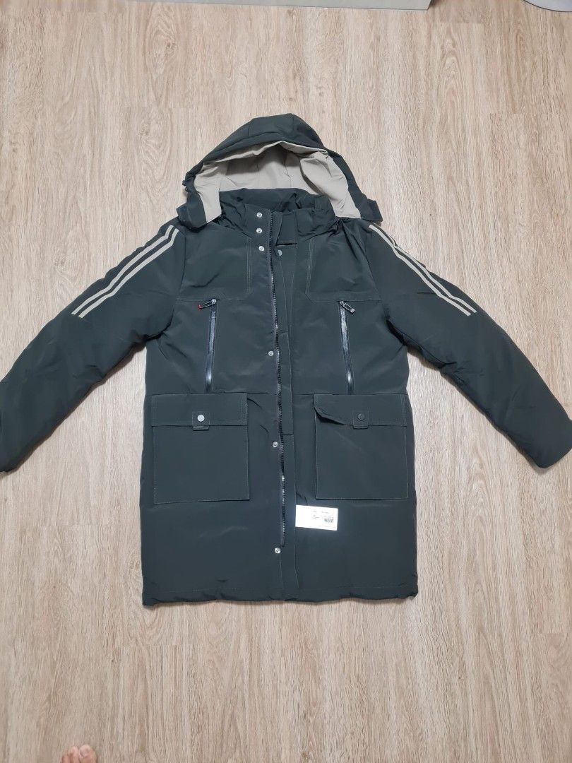 Winter Jacket (Category: Coats, Jackets and Outerwear) located in Singapore. Submitted by stuffsuwant (Listing ID 1263340510, Image 1). Description: brought from Winter Times. brand new as i choose the wrong size for my husband. hoodie can be separated. slight nego is accepted..