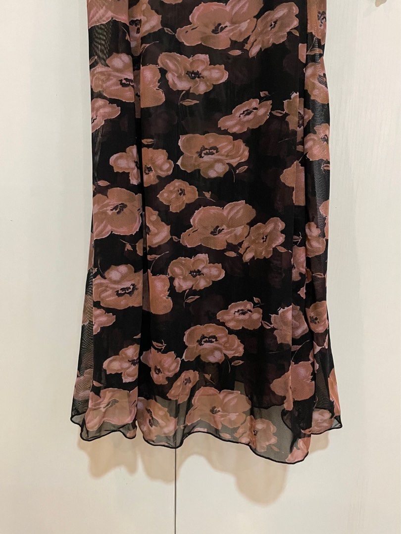 Y2K floral mesh dress (Category: Dresses) located in Santa Rosa. Submitted by jiIIian_ (Listing ID 1263273293, Image 3). Description: Y2K floral mesh dress ✿ Fits XS-S ✿ See through, great for layering ✿ Light, stretchy MOP: GCash / BPI.