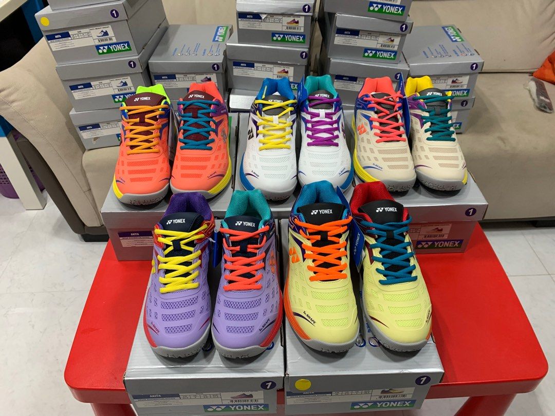 Badminton shoes shop outlet near me