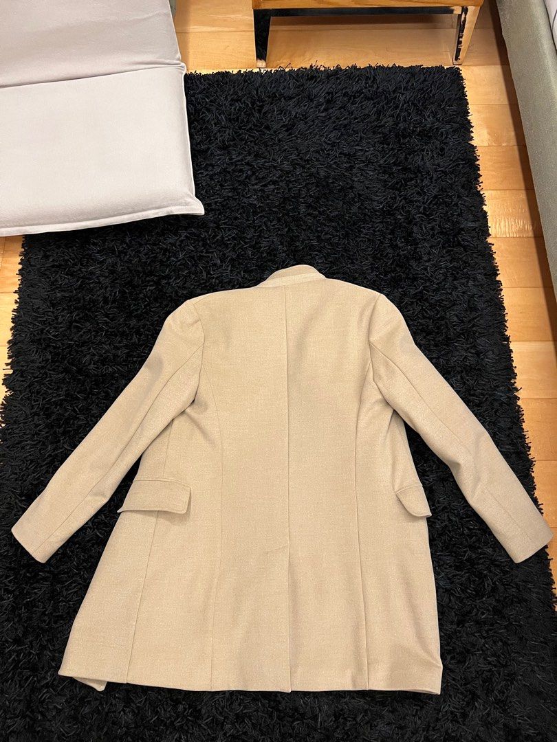 ZARA MEN TRENCH COAT (Category: Coats, Jackets and Outerwear) located in Quezon City. Submitted by xlgkx (Listing ID 1263303595, Image 3). Description: Barely used Perfect condition With inner wind breaker (seen in photo) Price is negotiable .