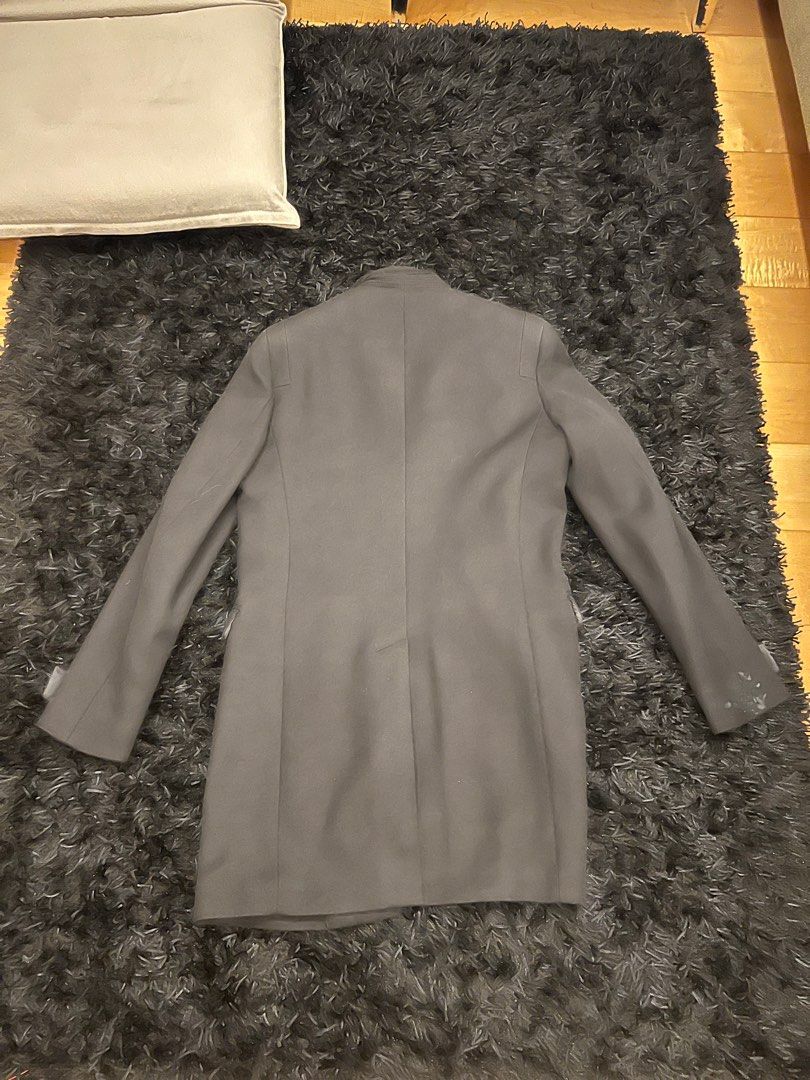 ZARA MEN TRENCH COAT (Category: Coats, Jackets and Outerwear) located in Quezon City. Submitted by xlgkx (Listing ID 1263305701, Image 2). Description: Barely used Slight damage (only on the leather strap by the neck line as seen in the photo) .