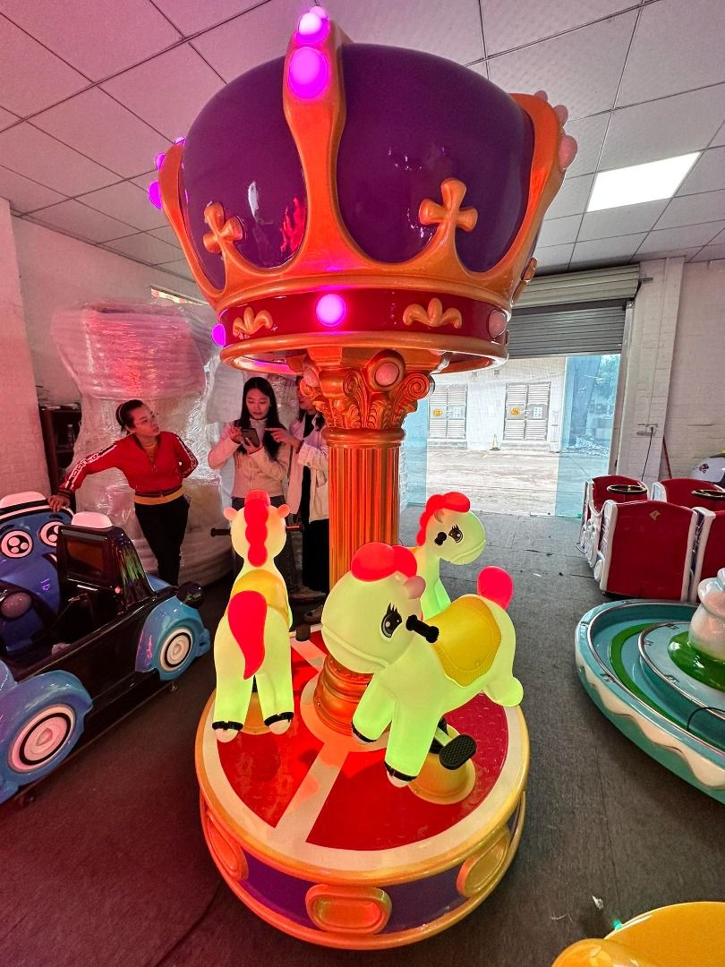3 Players Coin operated kiddie rides Portable Carousel Small Fairground ...