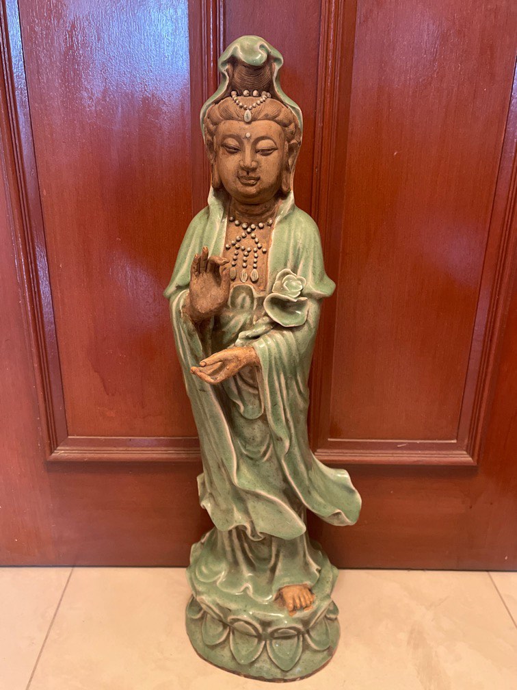 龙泉窑观音70c m, Hobbies & Toys, Memorabilia & Collectibles