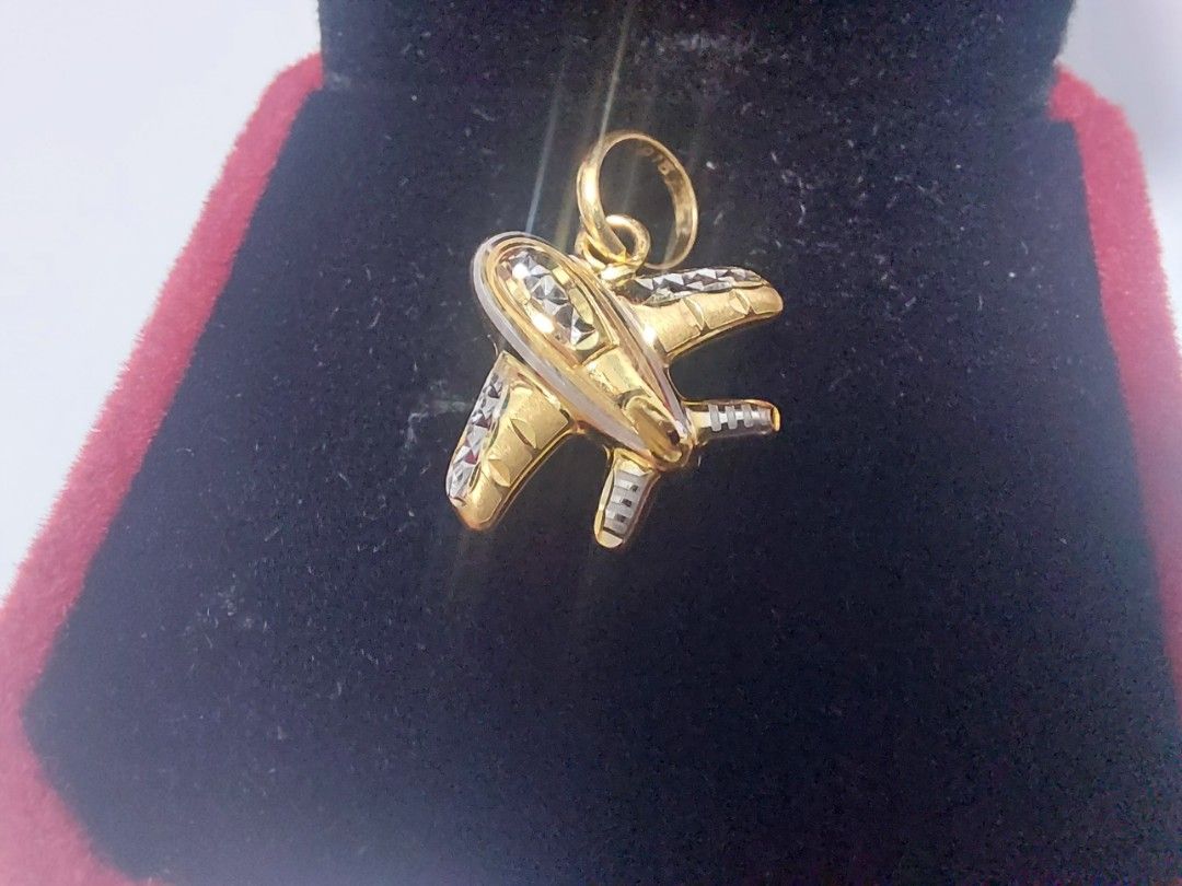 Gold hot sale airplane charm
