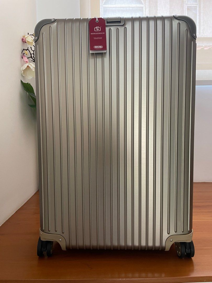 Rimowa topas titanium 63 on sale