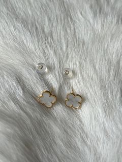 <✈️ Clearance fast deal>genuine18K（Au750） yellow gold with natural shell  earrings .
