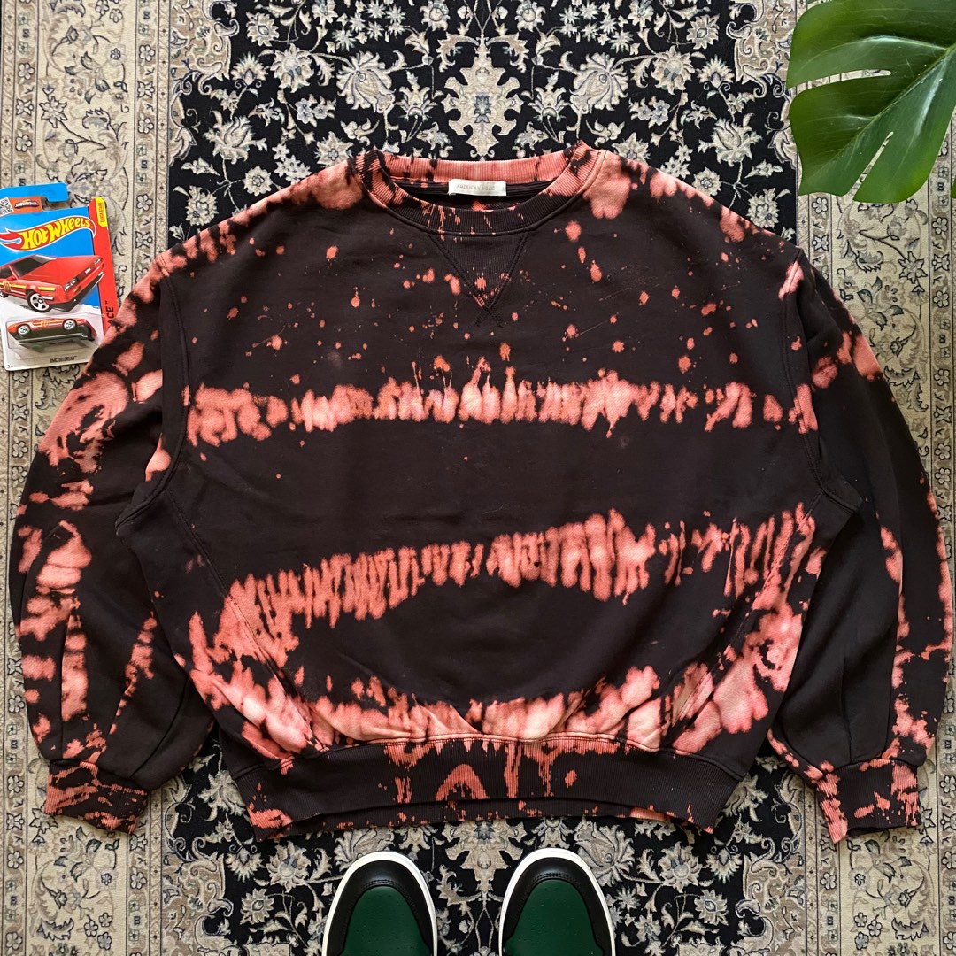 Baggy tie dye shop sweatshirt