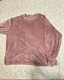 (Category: ) located in . Submitted by tythrifting (Listing ID 1264888942, Image 1). Description: .