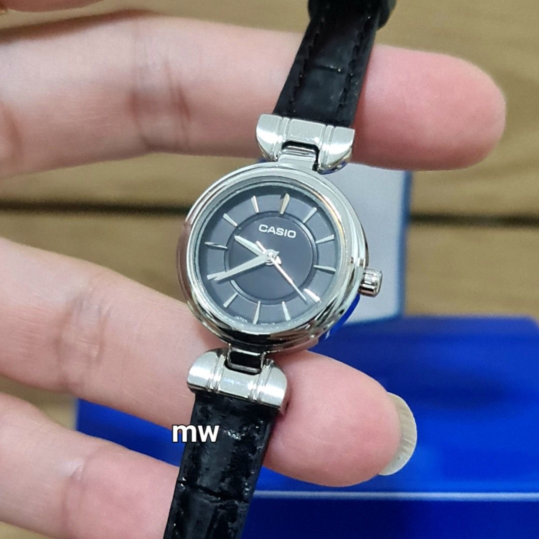 Casio women's clearance analog watch