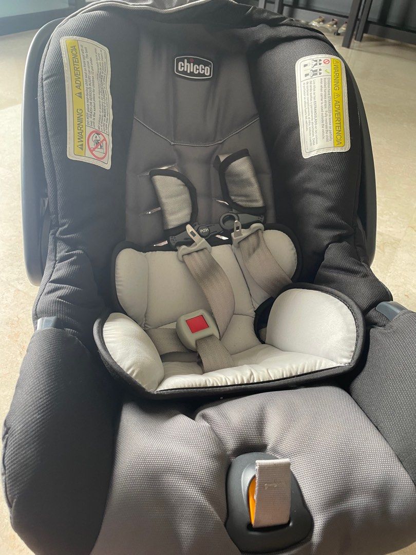 Chicco bravo car store seat infant insert