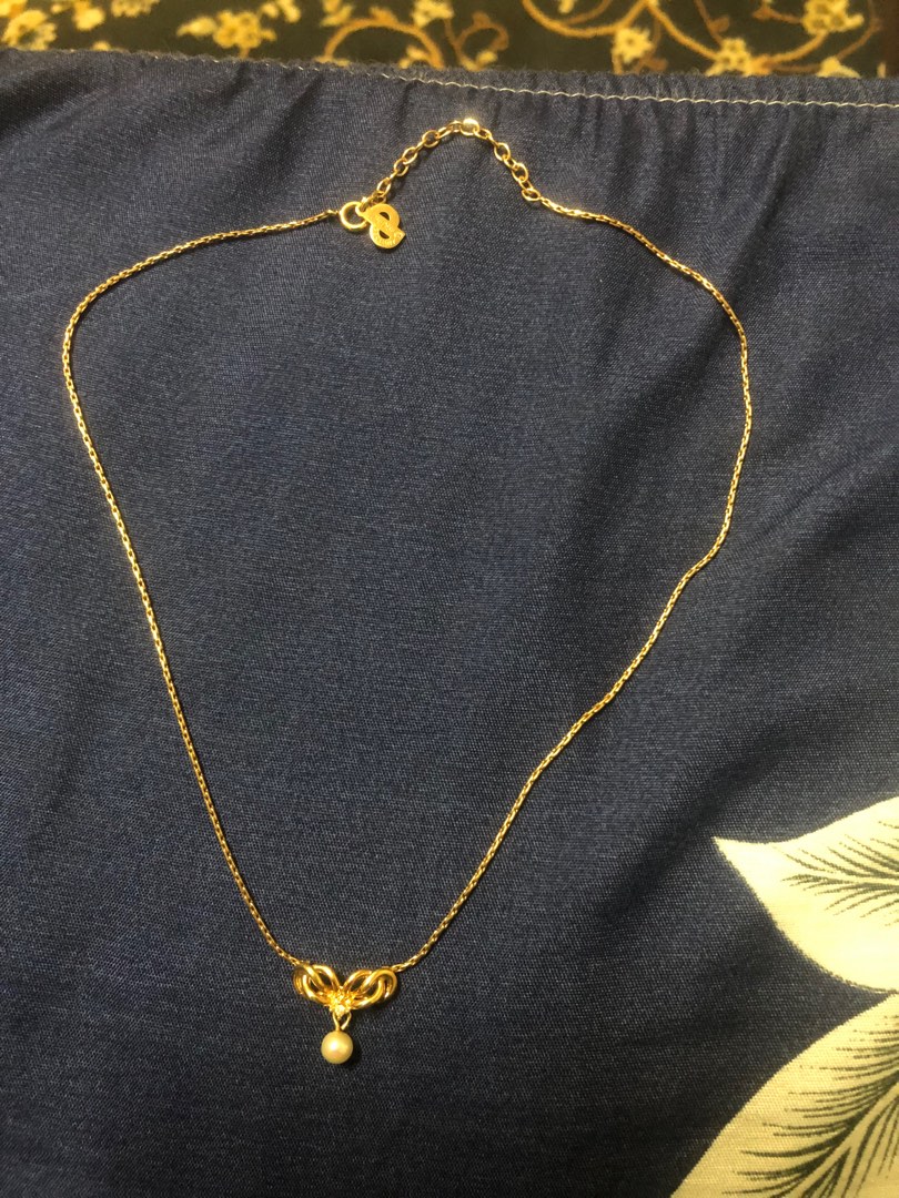 Christian dior Necklace, Women's Fashion, Jewelry & Organisers
