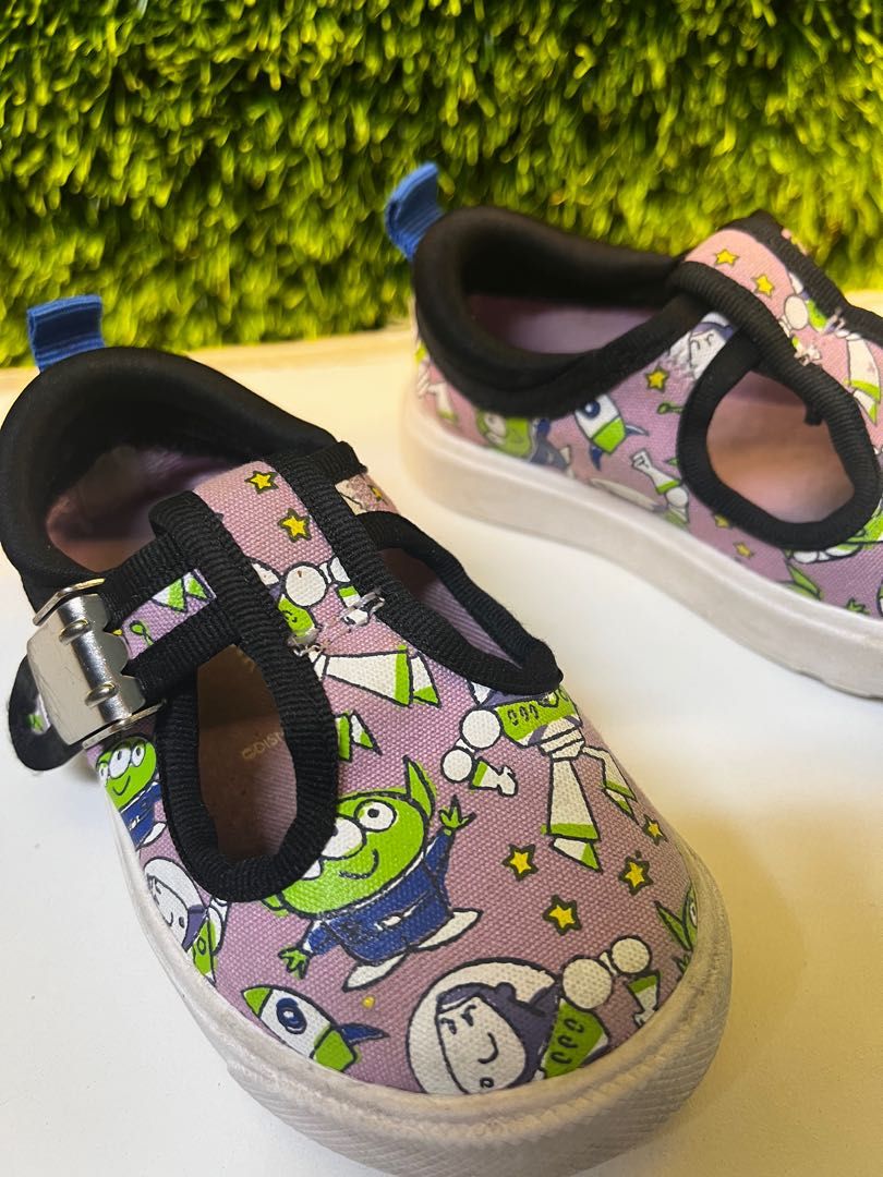 Clarks top toy shoes