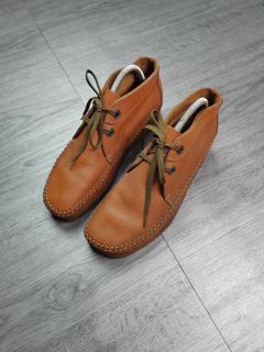 CLARKS WALLABEES