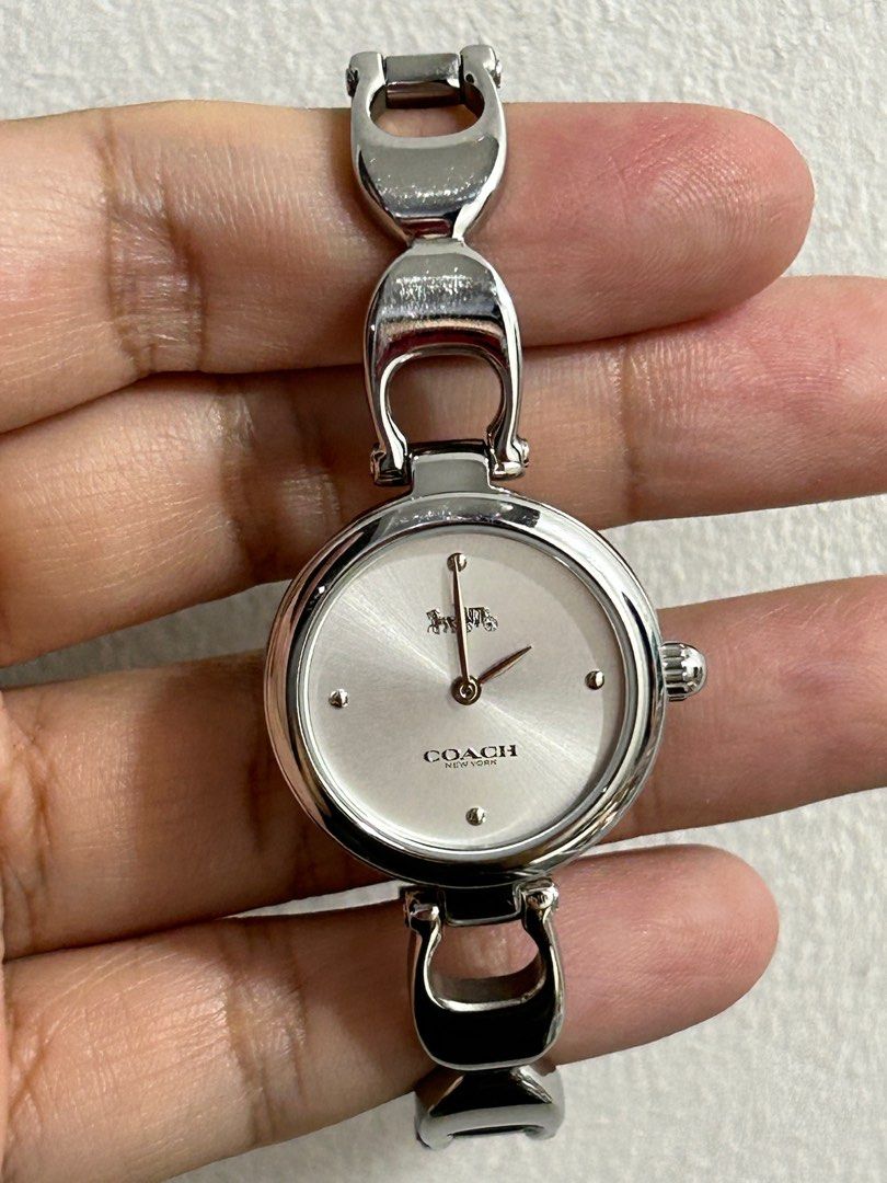 Coach signature store chain watch