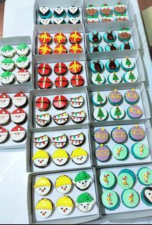 CUTE CHRISTMAS CUPCAKES AND SUGAR COOKIES SOUVENIRS GIVEAWAYS CHOCOLATE CAKES