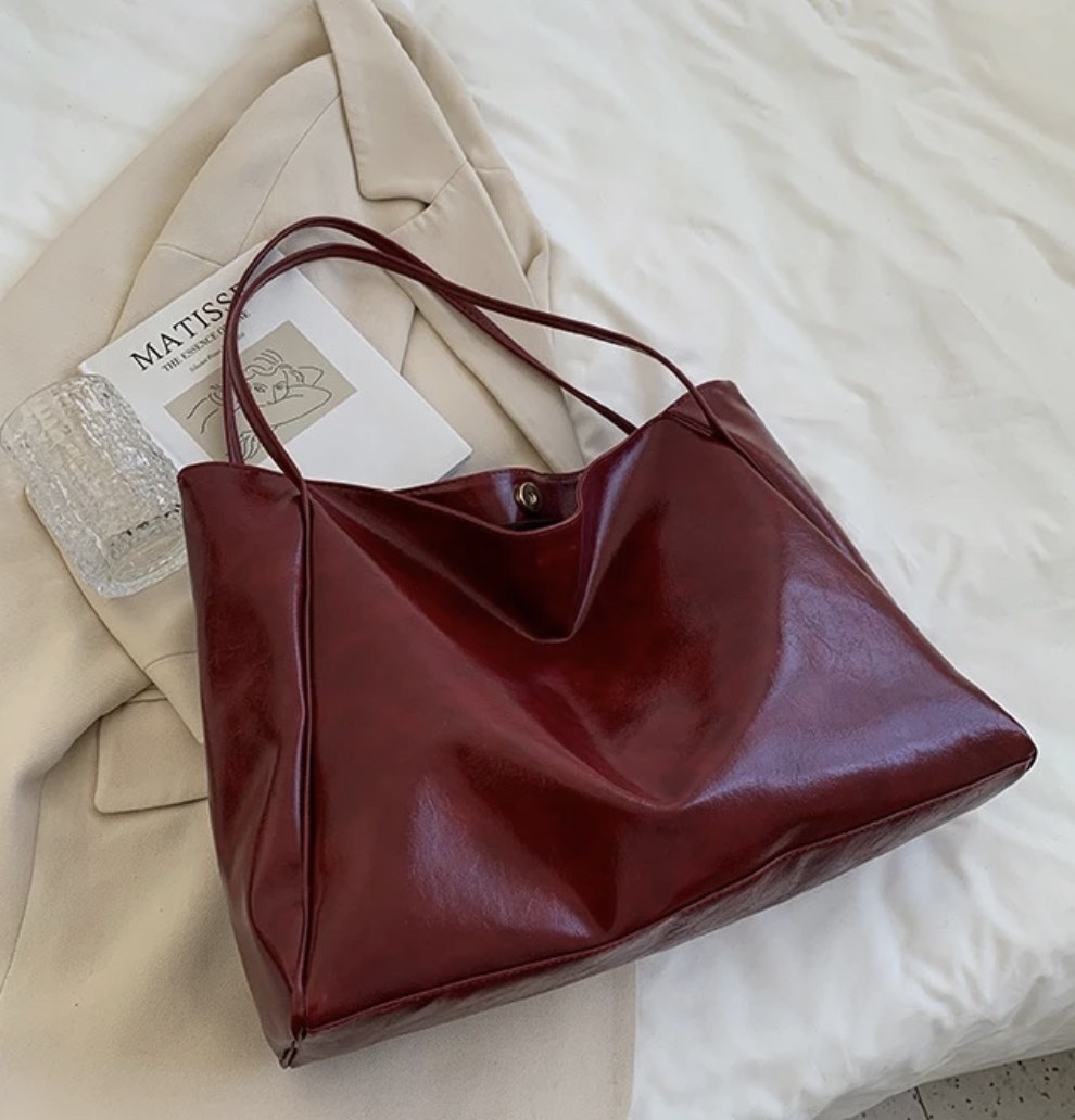 Dark red shop bag