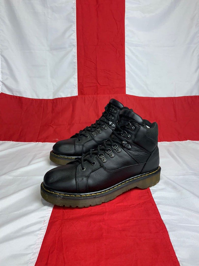Dr clearance martens 8699