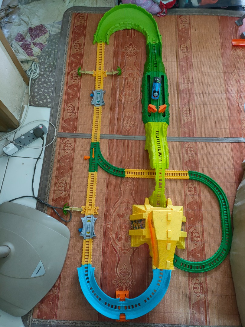 Thomas & friends turbo jump jungle train set top