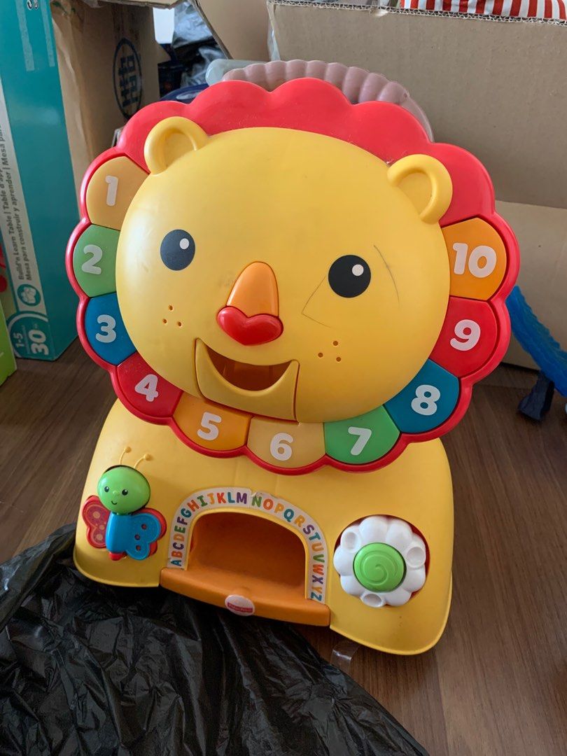 Fisher-Price DHW02 3-in-1 Sit, Stride & Ride Lion, Babies & Kids