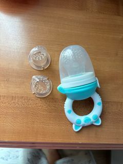 Freebear Baby Fruit Feeder Pacifer, Baby Teething Toys, Baby Feeding Spoon  for First Stage, Teething Pacifier Freezer Silicone Feeder, Infants