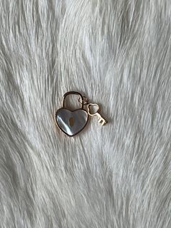 <✈️ Clearance fast deal> AU750(18K) rose gold  with natural shell heart & key pendant