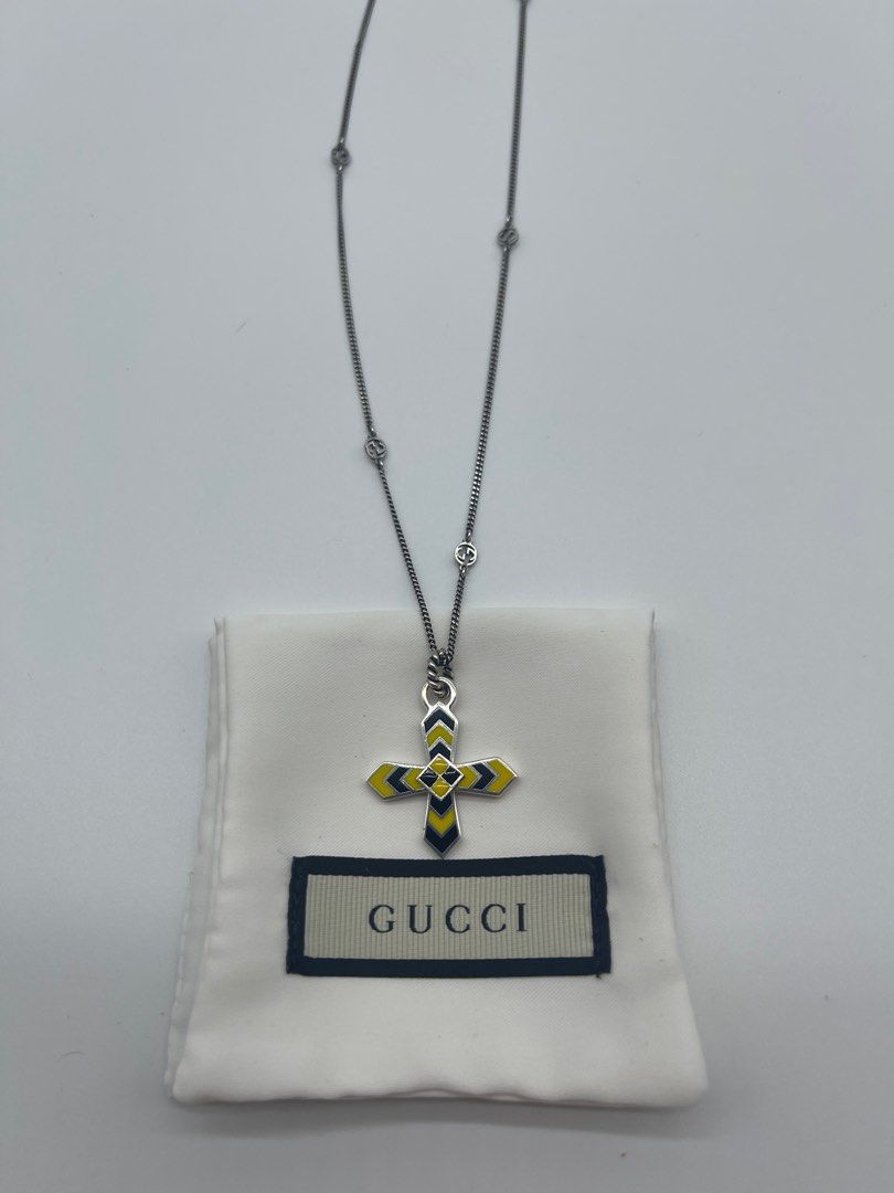 Gucci shop cross pendant