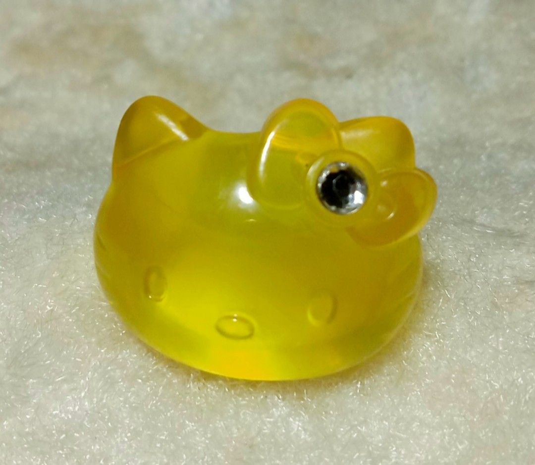 HELLO KITTY PLASTIC RING Sanrio, Hobbies & Toys, Memorabilia ...