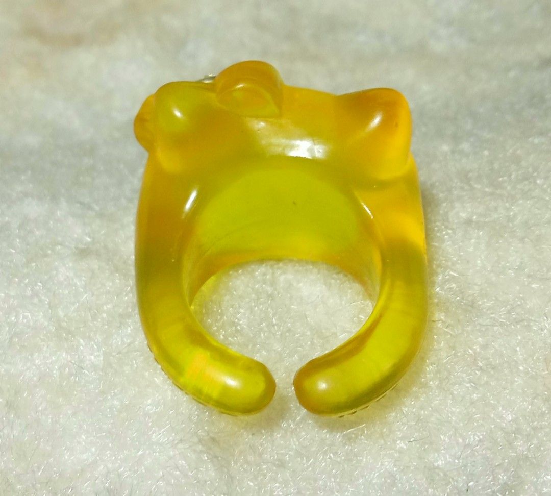HELLO KITTY PLASTIC RING Sanrio, Hobbies & Toys, Memorabilia ...