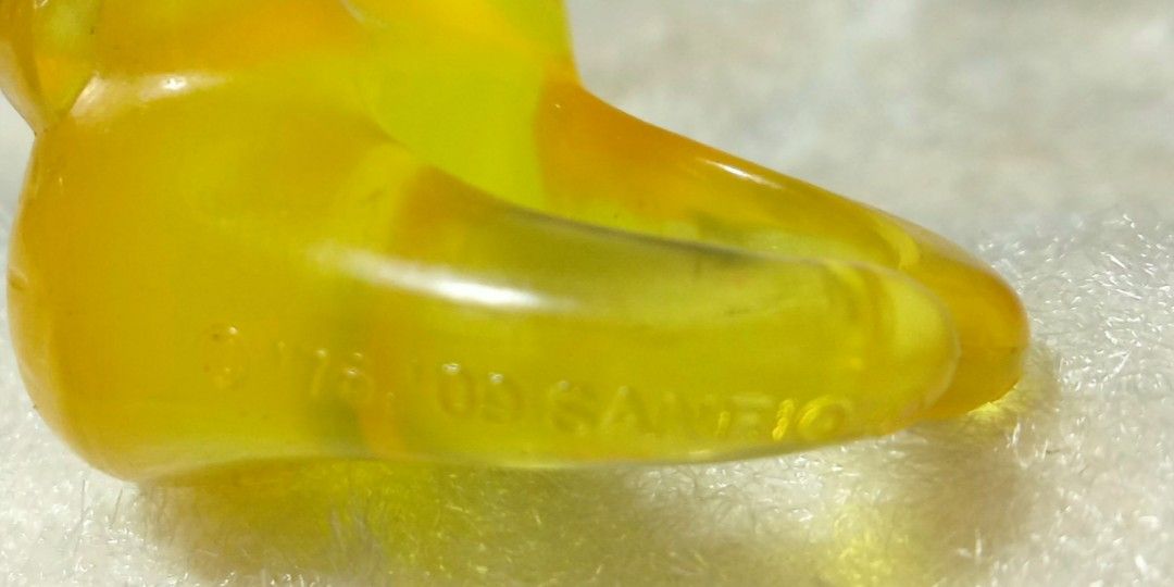 HELLO KITTY PLASTIC RING Sanrio, Hobbies & Toys, Memorabilia ...