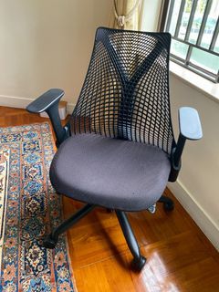 Herman Miller Aeron Mesh Chair AE123AWC