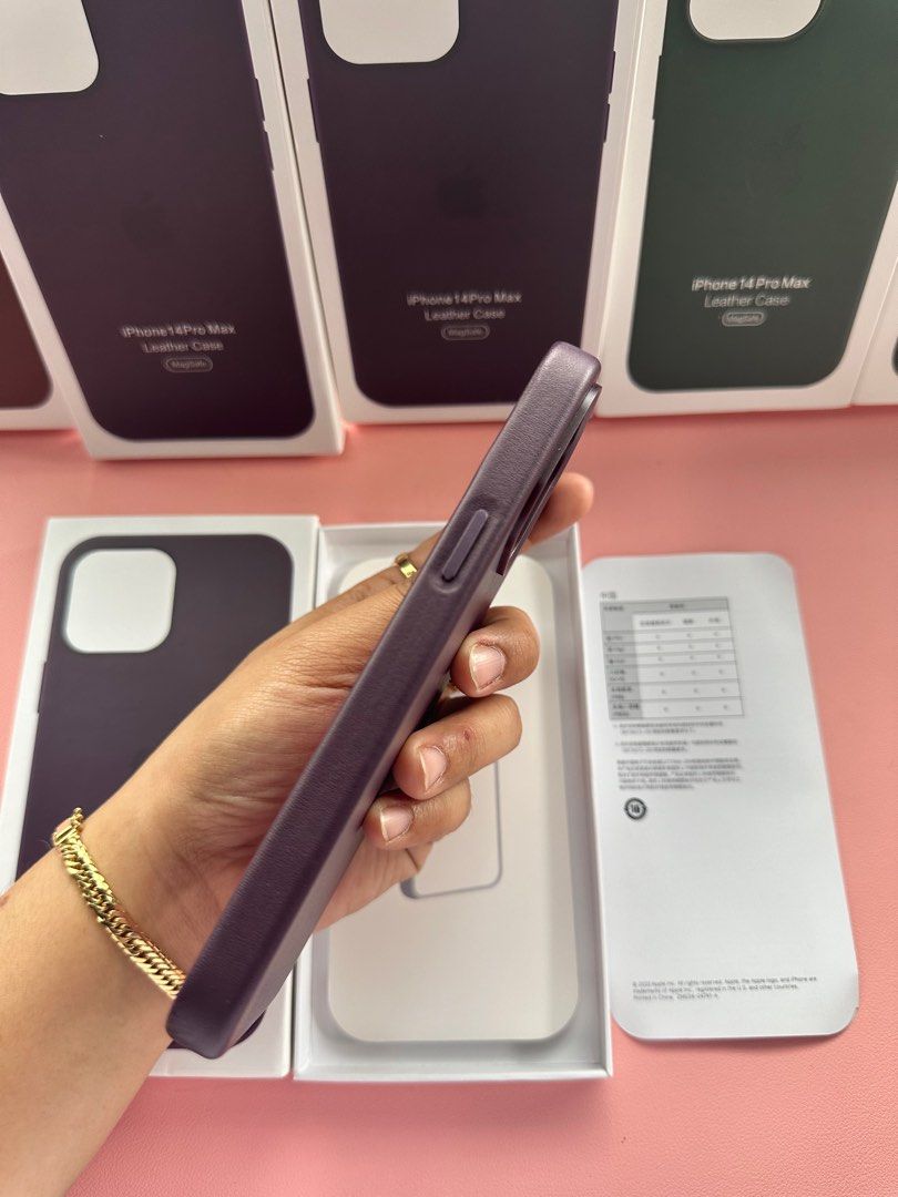 iPhone 14 Pro Max Magsafe Leather Case With Animation (Deep Violet) (Category: Cases & Sleeves) located in Quezon City. Submitted by danii_03 (Listing ID 1264852570, Image 3). Description: .