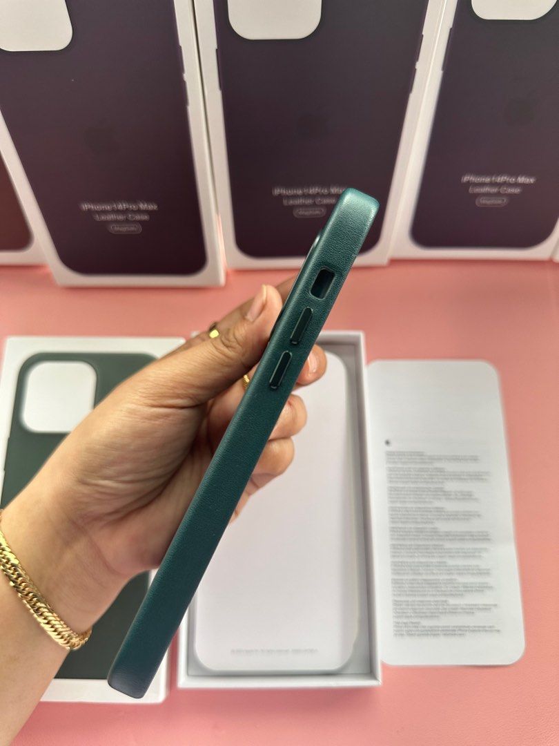 iPhone 14 Pro Max Magsafe Leather Case With Animation (Forest Green) (Category: Cases & Sleeves) located in Quezon City. Submitted by danii_03 (Listing ID 1264852734, Image 3). Description: .