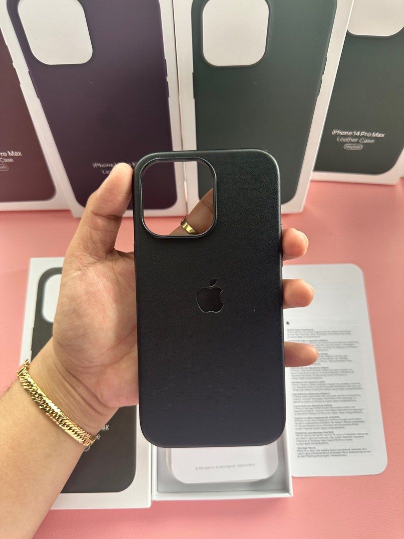 iPhone 14 Pro Max Magsafe Leather Case With Animation (Midnight) (Category: Cases & Sleeves) located in Quezon City. Submitted by danii_03 (Listing ID 1264852990, Image 1). Description: .