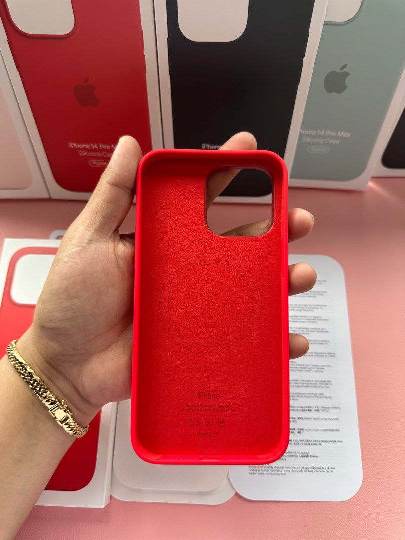iPhone 14 Pro Max Magsafe Silicone Case (Red) (Category: Cases & Sleeves) located in Quezon City. Submitted by danii_03 (Listing ID 1264851429, Image 2). Description: .