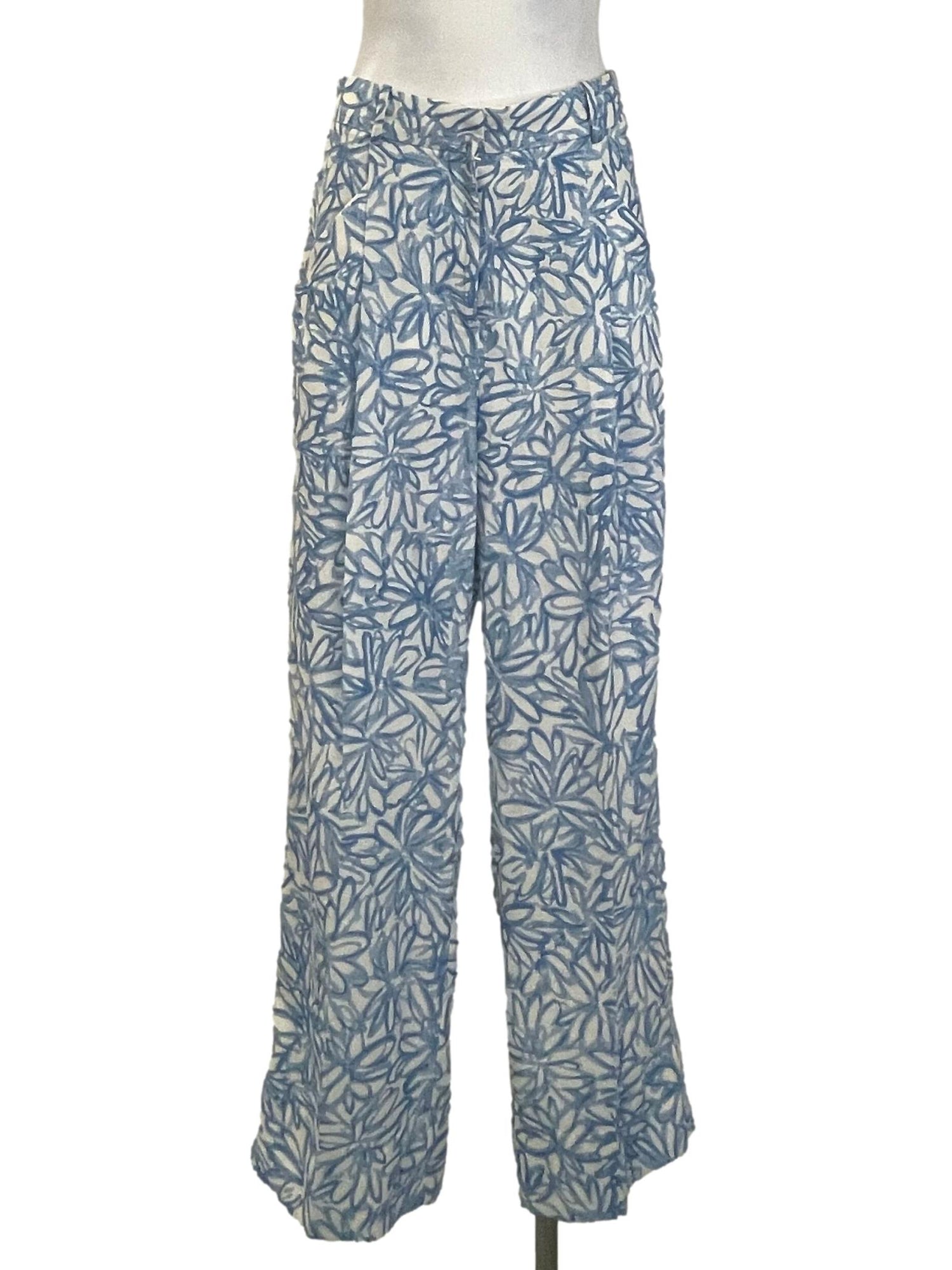 Jacquemus La Bomba Floral Print Trousers, Women's Fashion, Bottoms, Other  Bottoms on Carousell