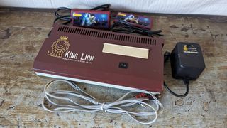 《早期電視遊樂器》King Lion 金獅王：電腦遊樂器（King Lion Home Computer）—古物舊貨、懷舊古道具、復古擺飾、早期民藝、嘉霖行 阿羅士、虎威遊樂器、SEGA MARK  III、Sega SG-1000 II、8位元、懷舊電玩收藏
