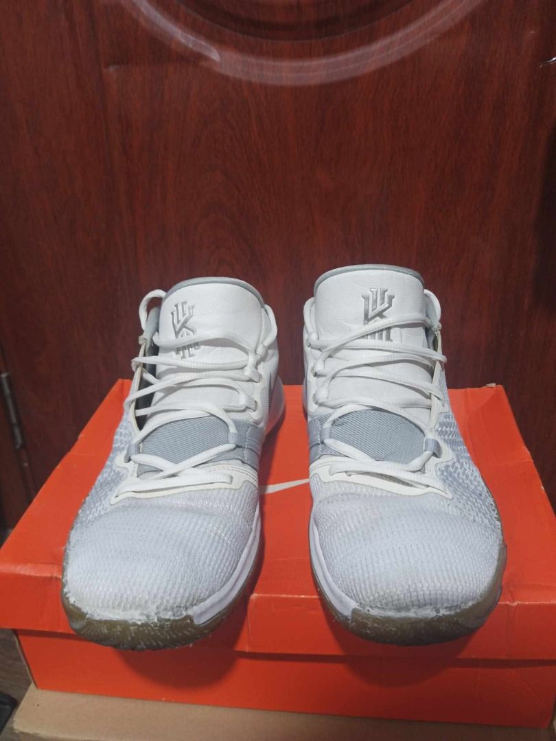 Kyrie White Flytrap Metallic Silver for men (Category: Sneakers) located in Manila. Submitted by kickshoeph (Listing ID 1264810613, Image 2). Description: Original Pair (bought in singapore nike store) Lightly Used Condition: 8.5/10 Size: 11 Shipping nationwide Phil MOP: GCASH PHP: 4500 +SF Meetup - around metro manila pasay, makati.