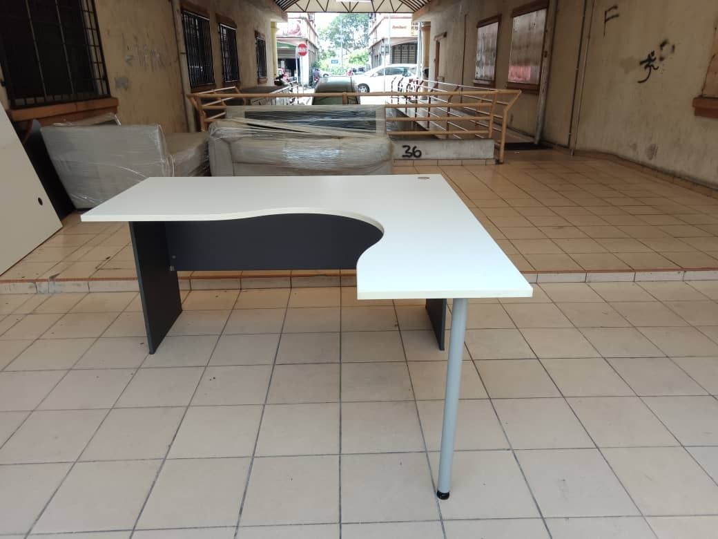L Shape Table Code:LT-15 (Category: Tables & Sets) located in Petaling Jaya. Submitted by micron1786 (Listing ID 1264829734, Image 1). Description: [**Price above DOES NOT INCLUDE of delivery & Installation**] L 1500mm W 1500mm H 750mm Code :LT-15 Available : 2 Condition : Goods We are specialist in BUY or SELL New/Used Home Furniture or Office Equipment [ Micron Furniture Trading sdn bhd ] 20 , Jalan PJS 3/46 , Sri Manja Square , Taman Sri Manja