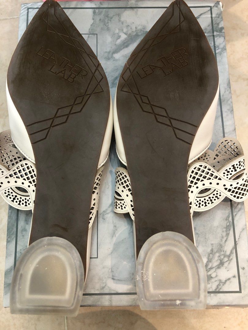 Leather lab （分類：平底鞋）位於 Hong Kong。 由 conniemmy 提交（商品編號 1264940521，圖片 2）。簡介： 全新，生完不合穿 37碼。