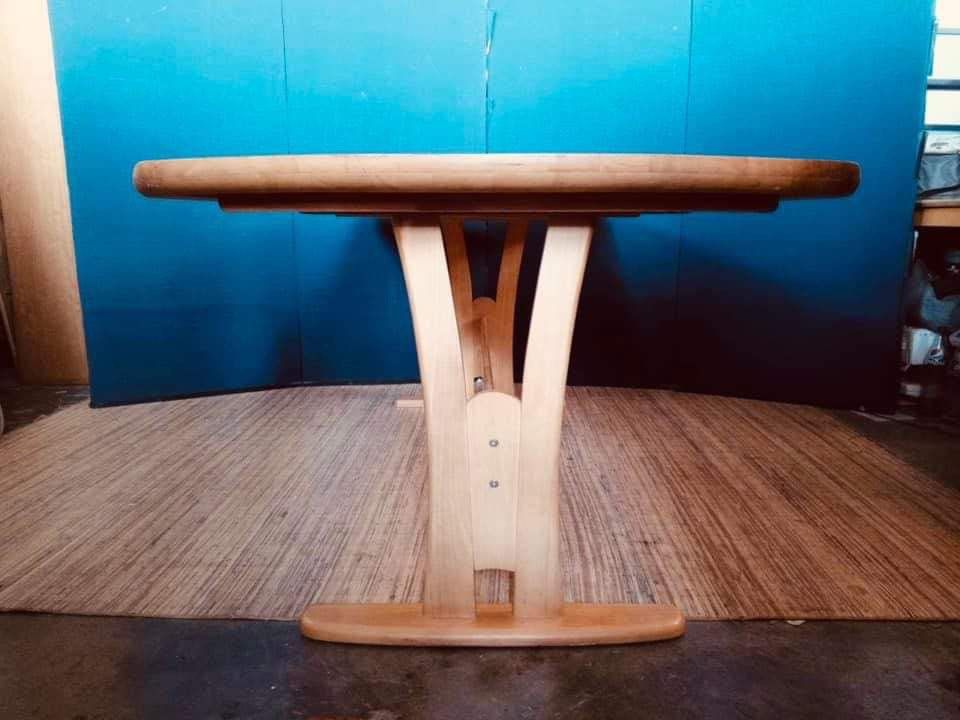 Long Dining Table 70”L x 36”W x 28”H 6-8 seater Solid wood In good condition’s (Category: Tables & Sets) located in Manila. Submitted by Hezcki (Listing ID 1264831958, Image 3). Description: .