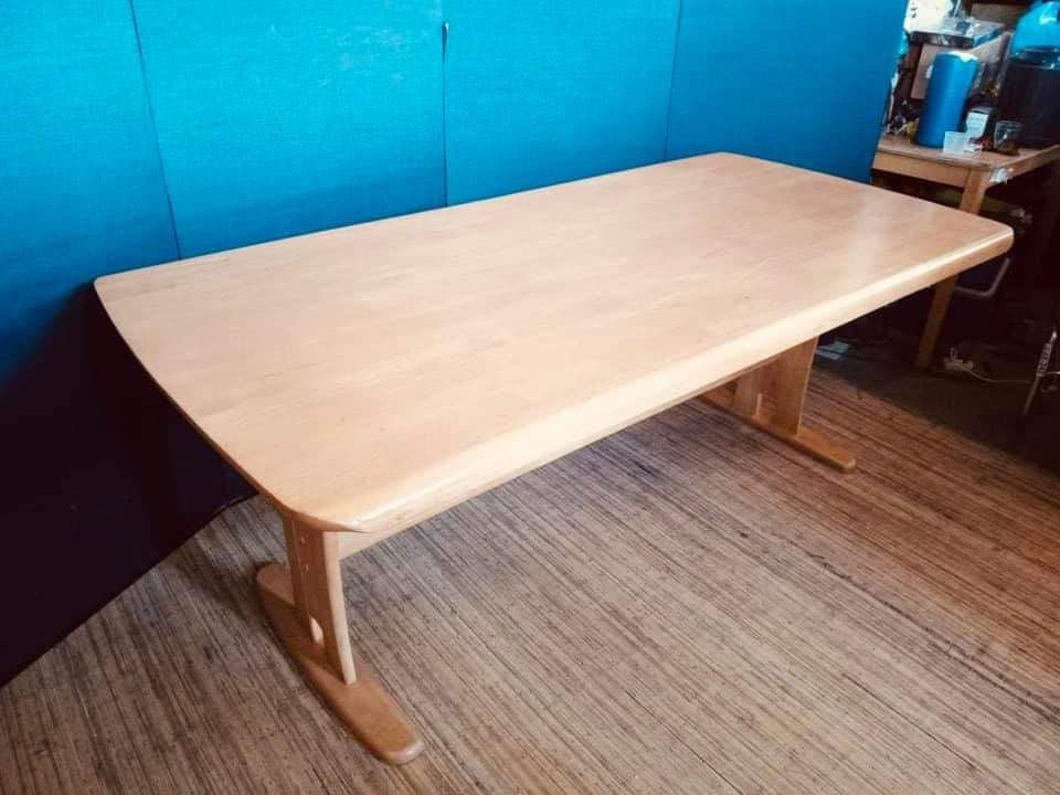 Long Dining Table 70”L x 36”W x 28”H 6-8 seater Solid wood In good condition’s (Category: Tables & Sets) located in Manila. Submitted by Hezcki (Listing ID 1264831958, Image 2). Description: .