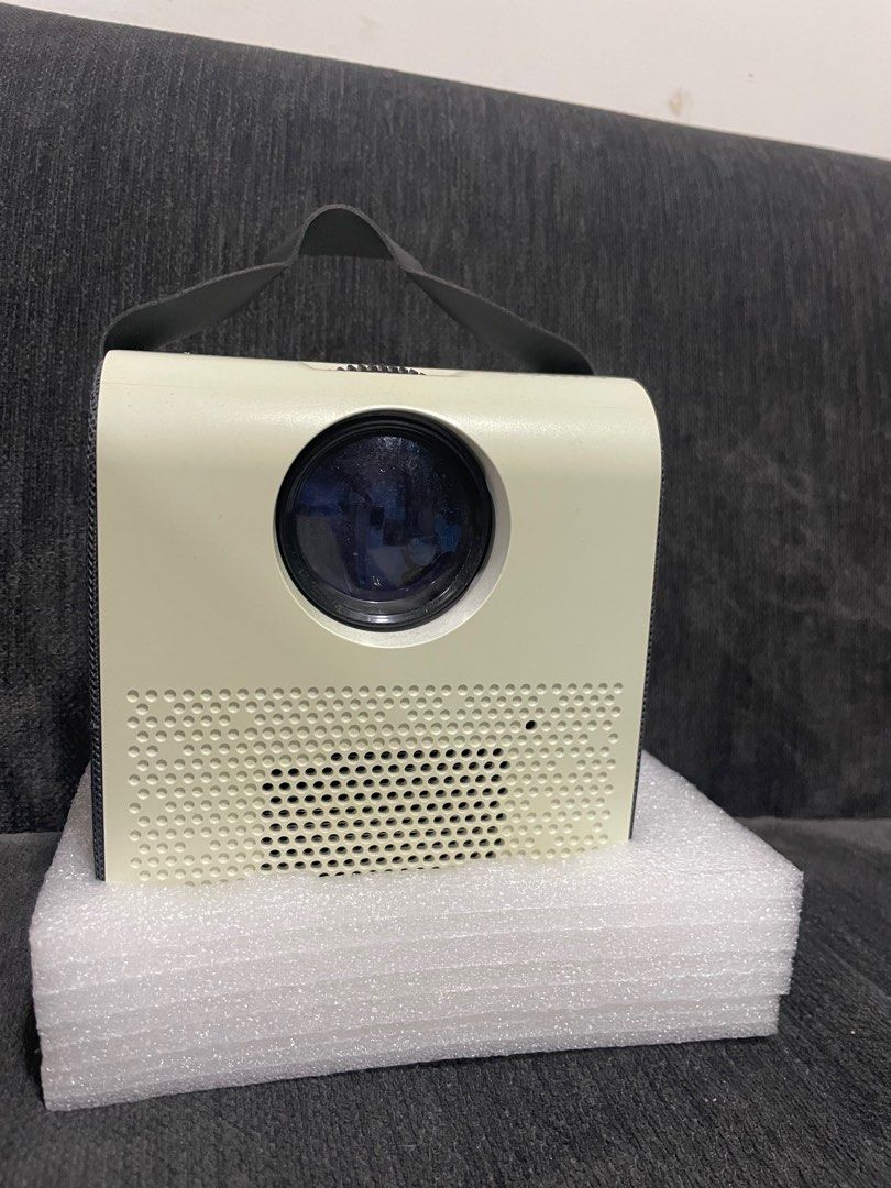 Lumos Ray Smart Home Projector ( Youtube + Netflix), TV & Home