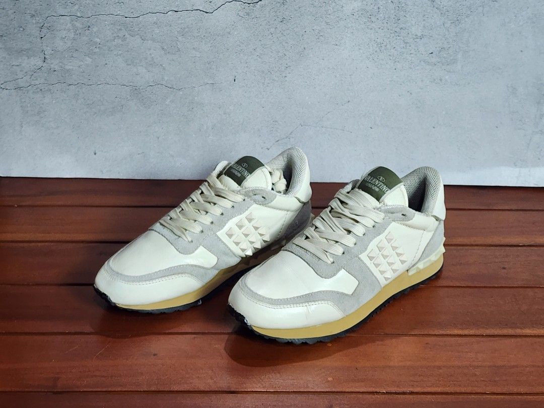 Valentino rockstud deals trainers sale