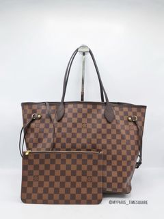 Louis Vuitton Neverfull MM Damier Azur Canvas/Rose ballerine Interior,  Luxury, Bags & Wallets on Carousell