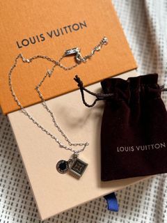 Copy Louis Vuitton Garden Louise Diamond Flower LV Letters Chain